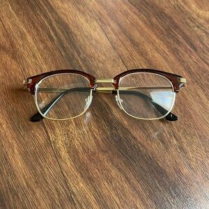 Glasses (non prescription)